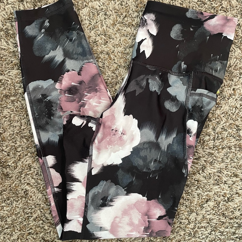 Old Navy Active Elevate Leggings - medium